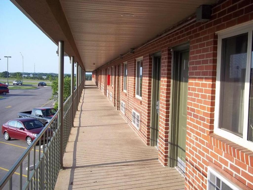 Liberty Lodge Saint Robert Exterior foto